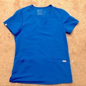 Figs Casma top in Royal Blue